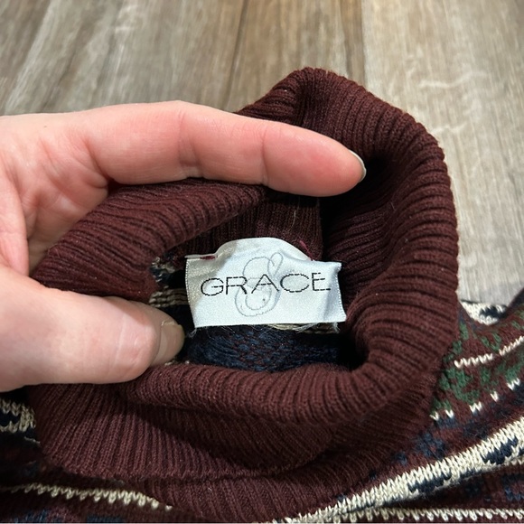 Vintage Fair Isle Turtleneck Sweater | Burgundy & Green Nordic Knit | - Picture 7 of 9